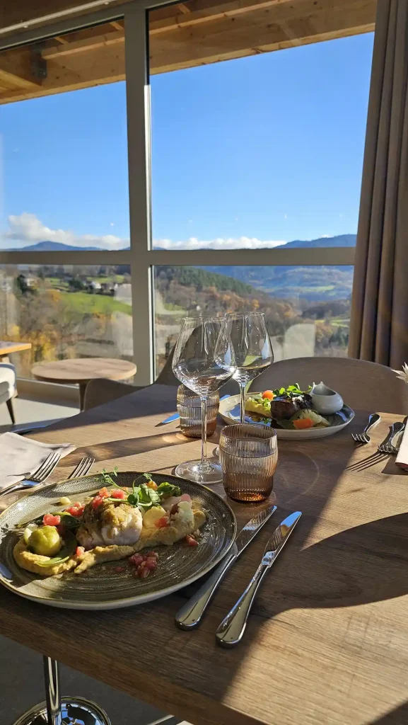 Repas avec vue Restaurant Domaine le H