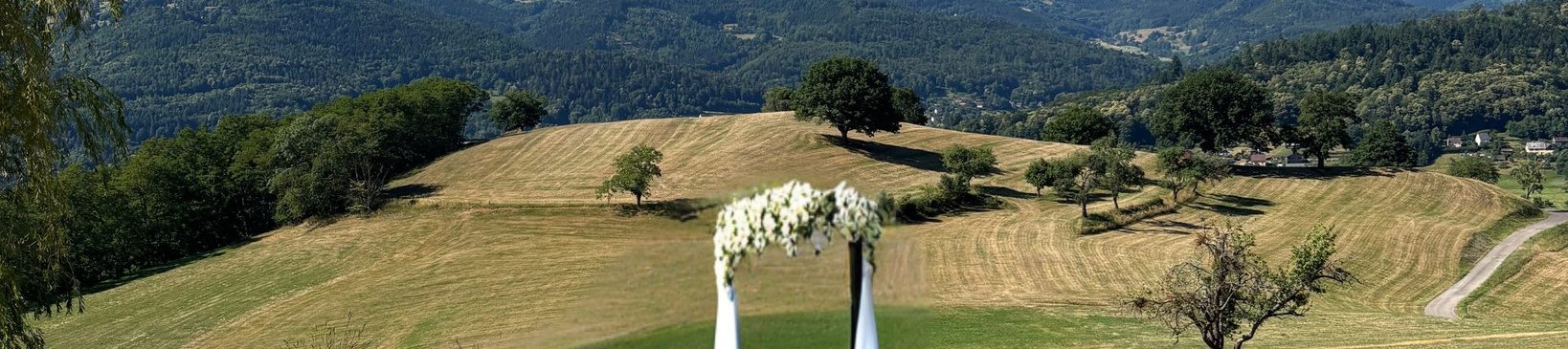 Célébrez votre mariage en pleine nature au Domaine le H dans la vallée de Munster